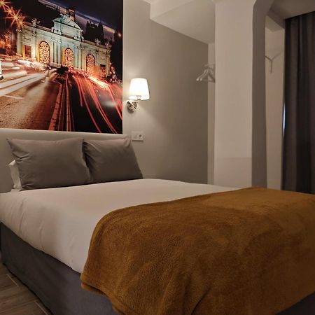 Hostal Fronton Алкобендас Екстериор снимка