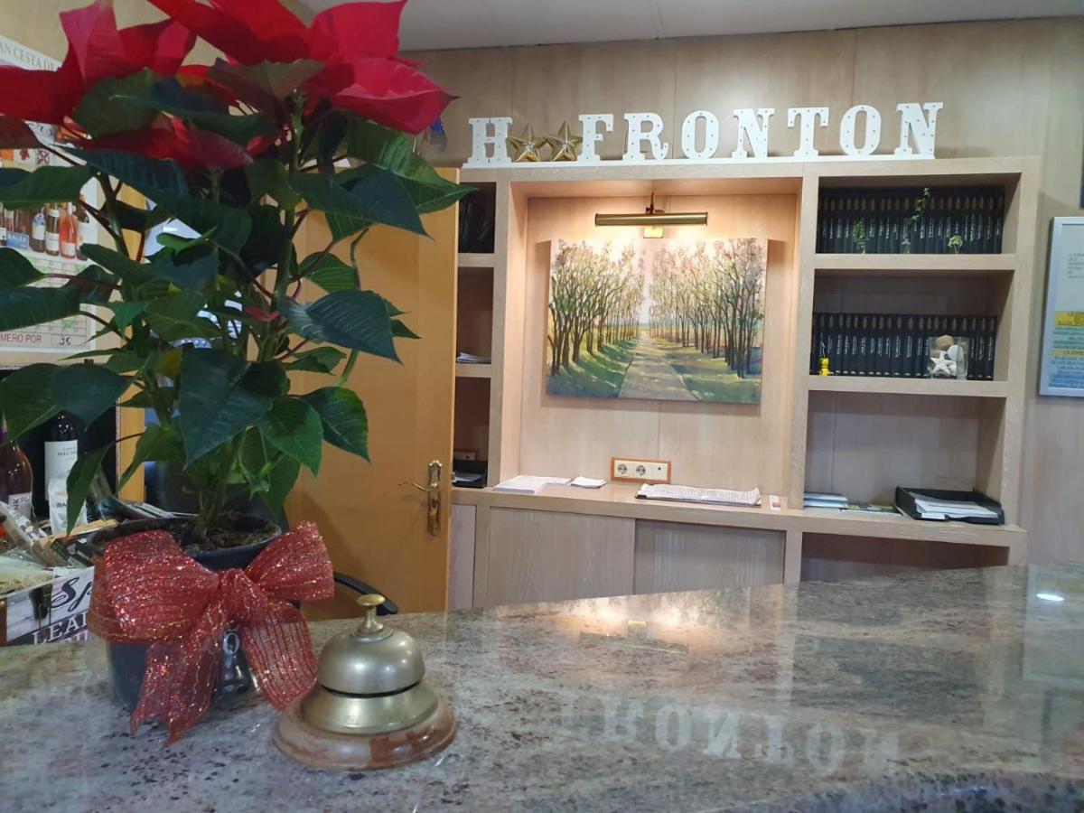 Hostal Fronton Алкобендас Екстериор снимка