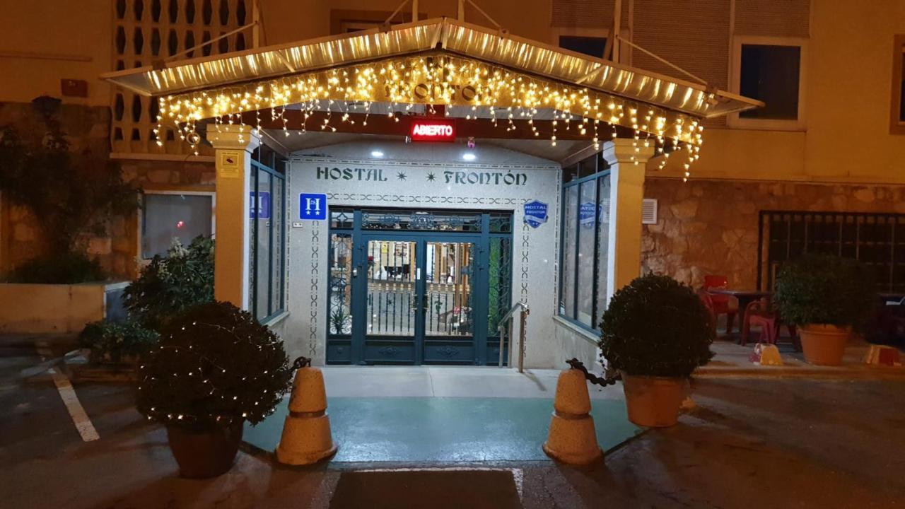 Hostal Fronton Алкобендас Екстериор снимка