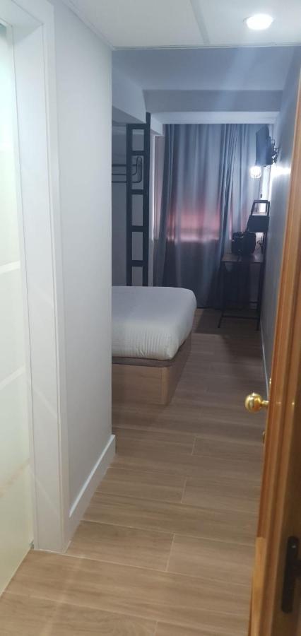 Hostal Fronton Алкобендас Екстериор снимка