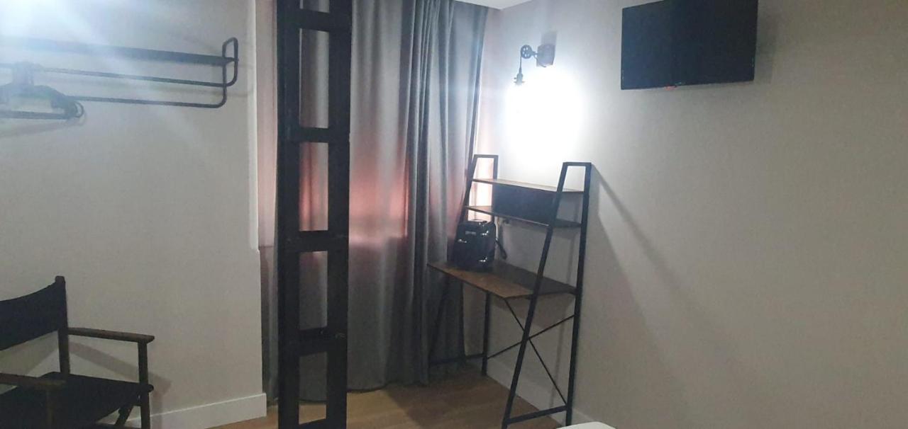 Hostal Fronton Алкобендас Екстериор снимка