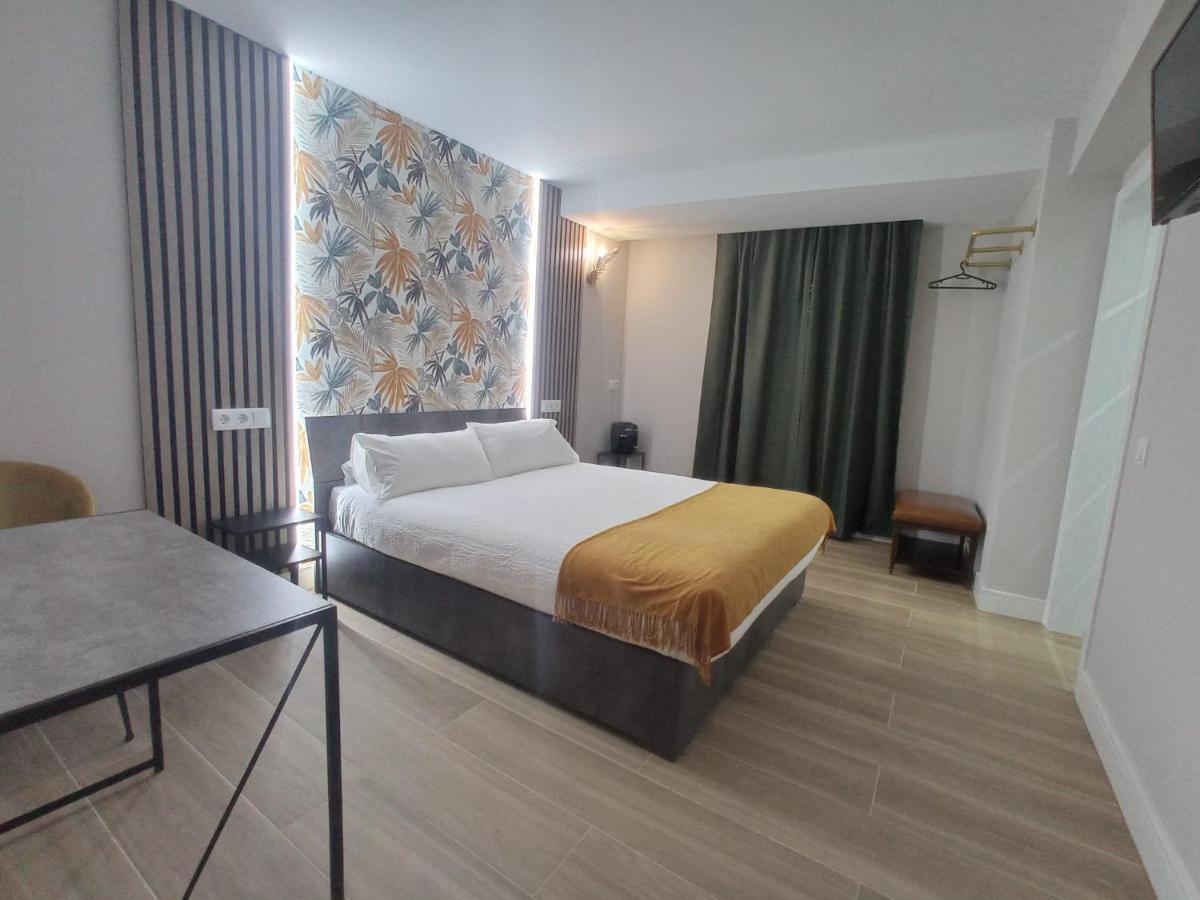 Hostal Fronton Алкобендас Екстериор снимка