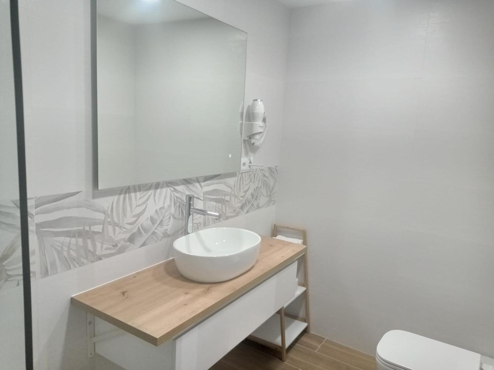 Hostal Fronton Алкобендас Екстериор снимка
