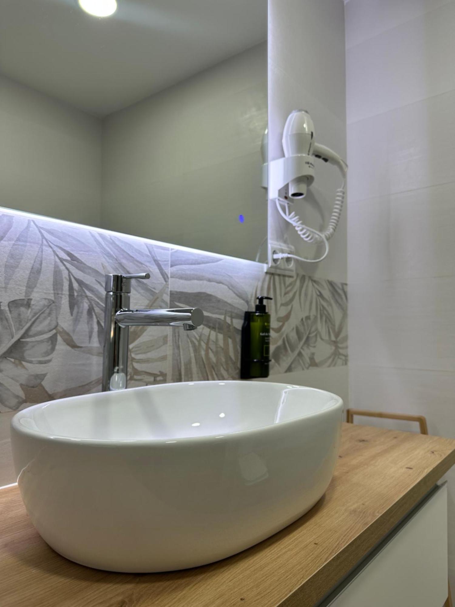Hostal Fronton Алкобендас Екстериор снимка