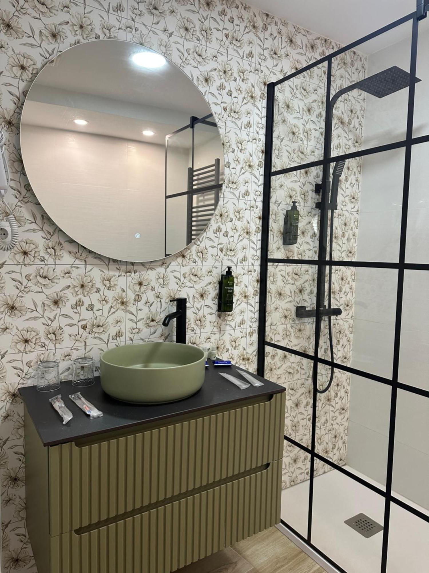 Hostal Fronton Алкобендас Екстериор снимка