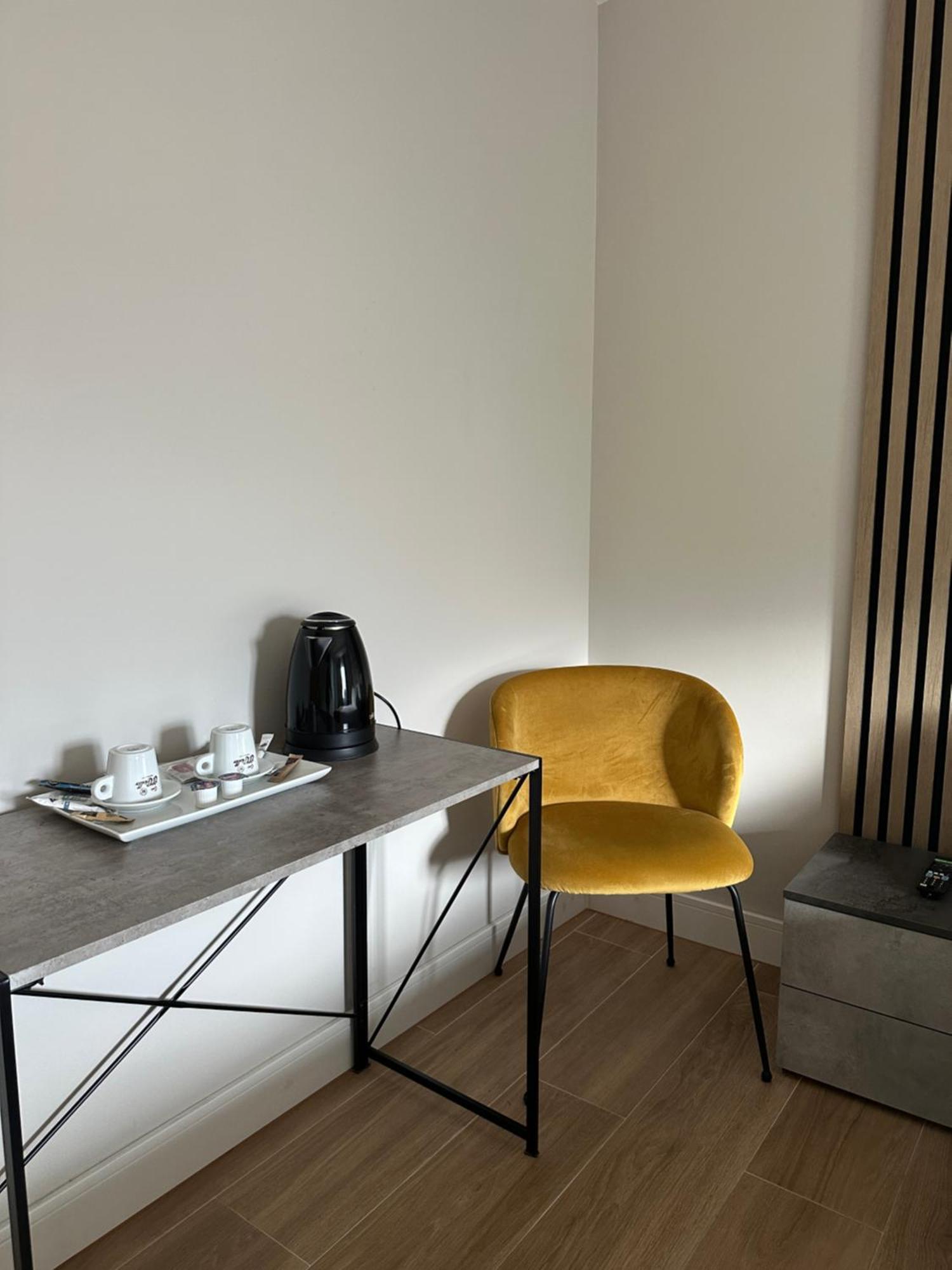 Hostal Fronton Алкобендас Екстериор снимка