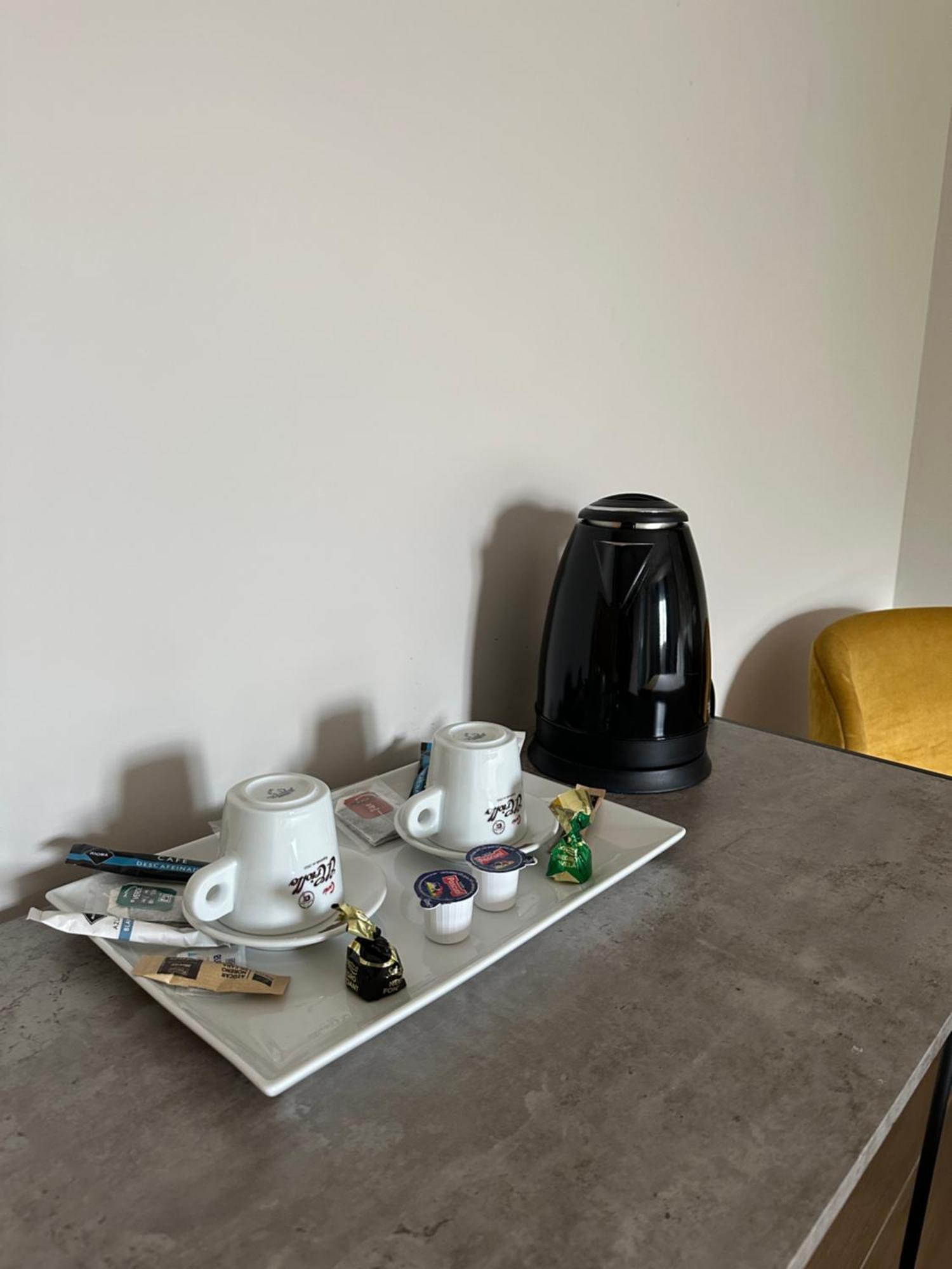 Hostal Fronton Алкобендас Екстериор снимка