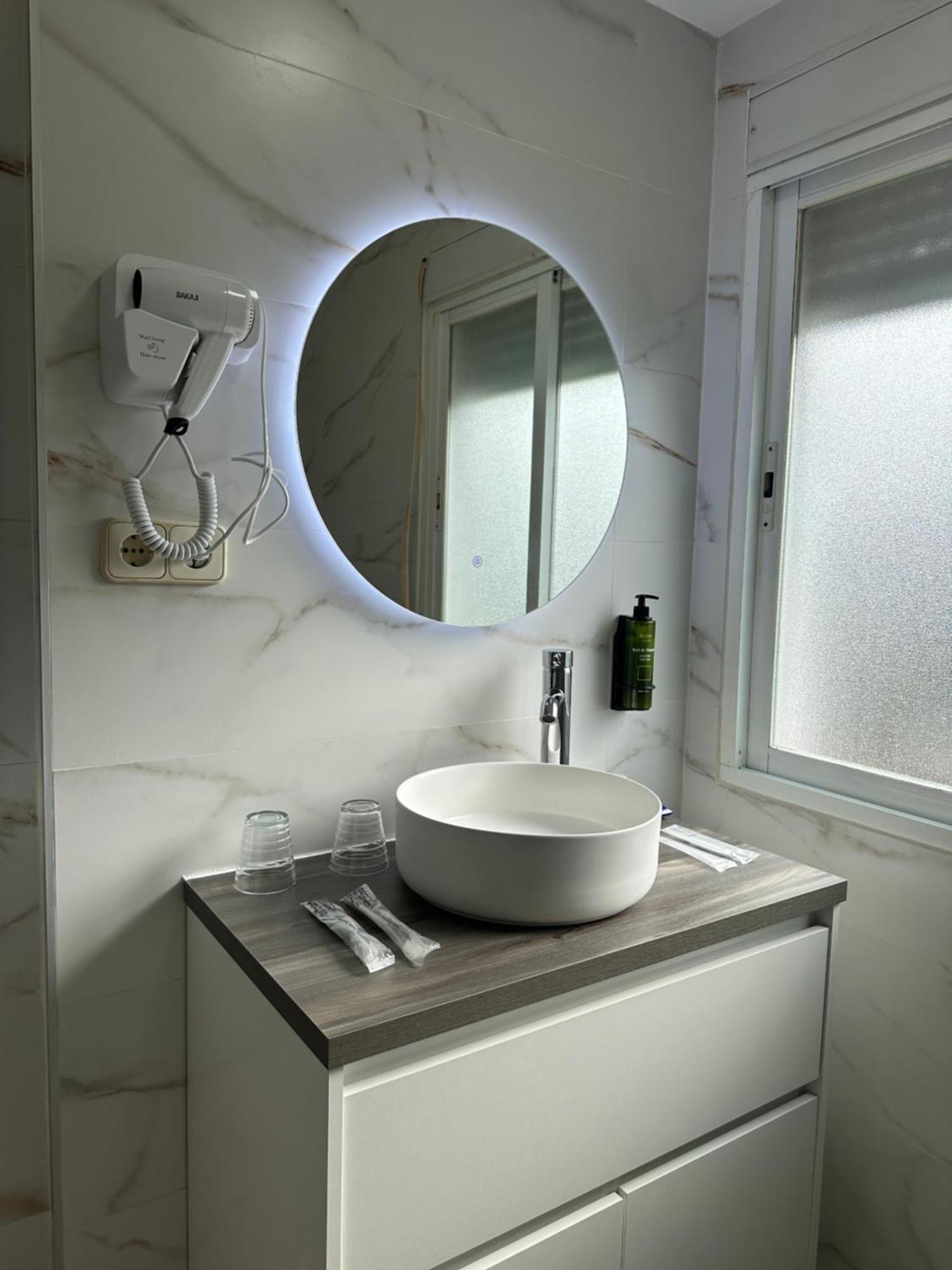 Hostal Fronton Алкобендас Екстериор снимка
