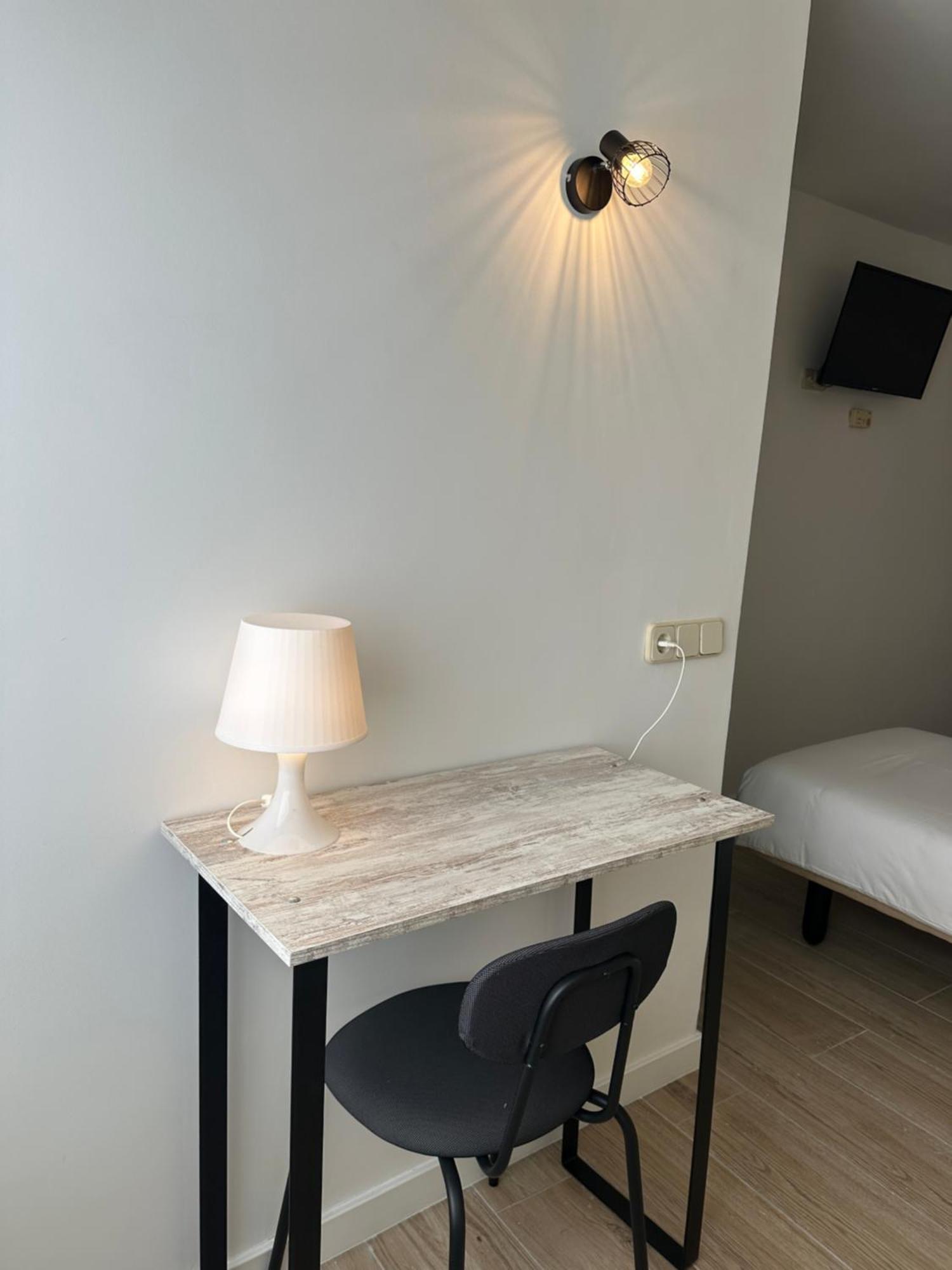 Hostal Fronton Алкобендас Екстериор снимка
