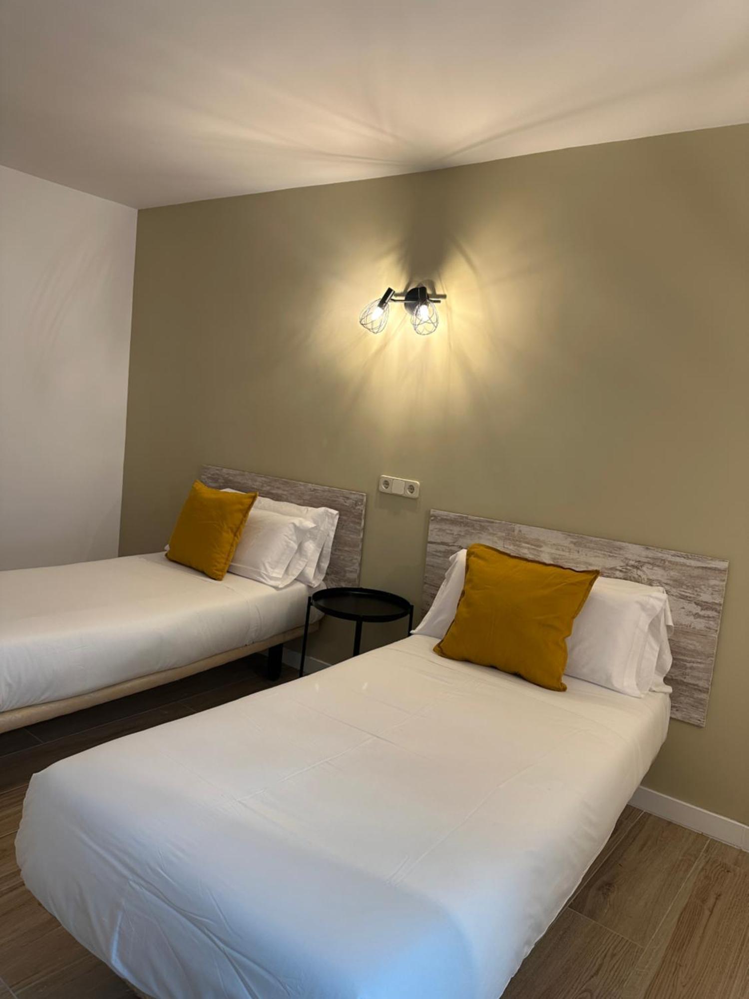 Hostal Fronton Алкобендас Екстериор снимка