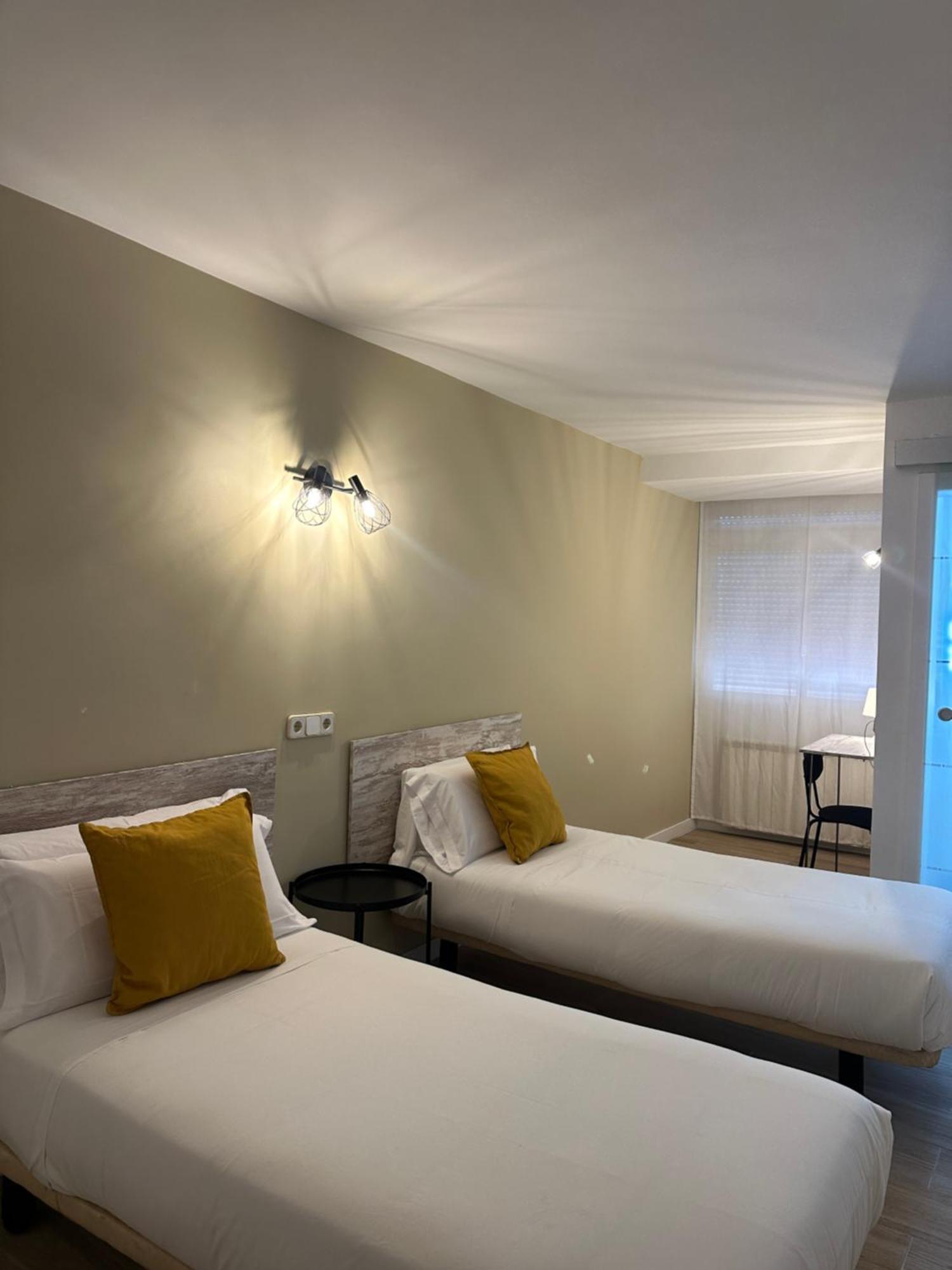 Hostal Fronton Алкобендас Екстериор снимка