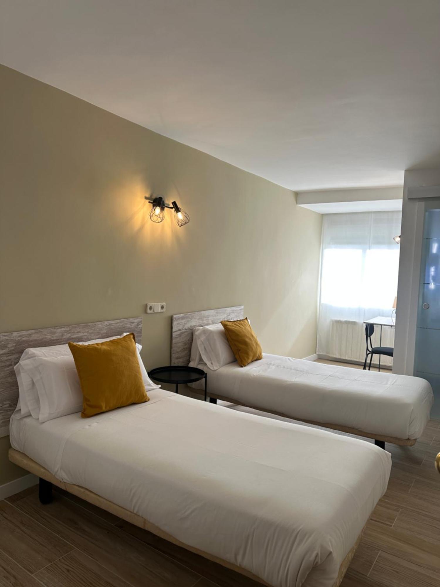Hostal Fronton Алкобендас Екстериор снимка