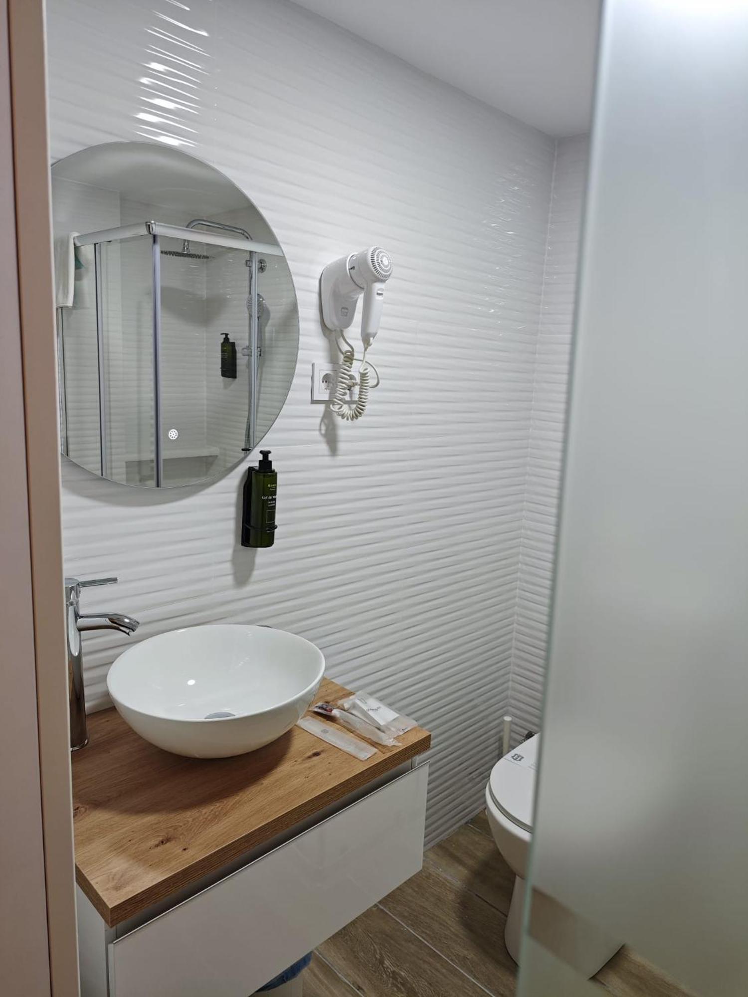 Hostal Fronton Алкобендас Екстериор снимка